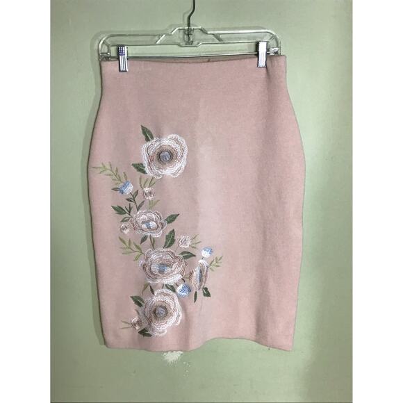 Calvin Klein Knit Pencil Skirt Floral Embroidery Detail Pink Sz. Small - Picture 5 of 12